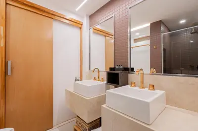 Uma casa de banho em Afago Mareiro Hotel
