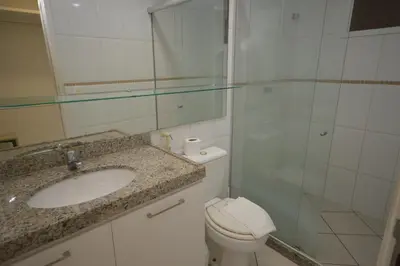Uma casa de banho em Praia Iracema Apartment
