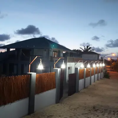 O edifício onde o quarto em acomodação particular está situado