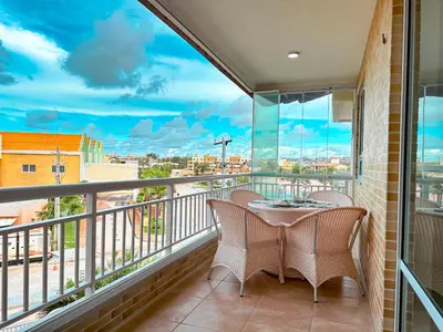 Uma varanda ou terraço em Porto das Dunas - Apê na Areia com Vista Espetacular, ideal para Famílias