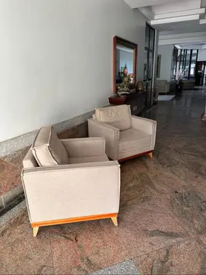 Uma área de estar em Apartamento a 300m Beira Mar-Meireles! Serviço Diário e Wi-fi 650Mb!