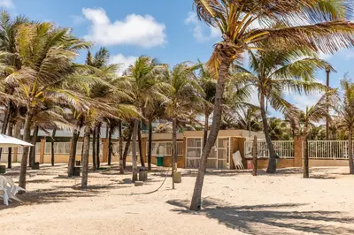A planta de Tenha a praia aos seus pés - Apê na Areia com banheira, 2 suítes em condomínio exclusivo com lazer e acesso direto ao mar
