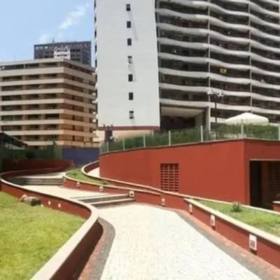 O edifício onde o apartamento está situado