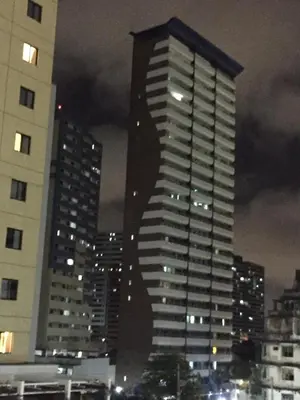 O edifício onde o apartamento está situado
