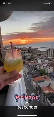 O nascer ou o pôr do sol visto a partir do apartamento