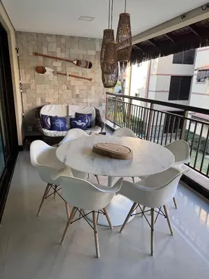 Uma área de estar em Bangalô Beira Mar Aquiraz Manhattan Beach 3 Suítes