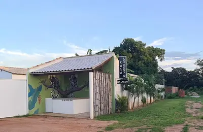 Um jardim no exterior de CASA Les Deux R da Lagoa