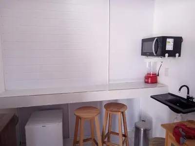 A cozinha ou kitchenette de suite completa na cobertura no prea ce