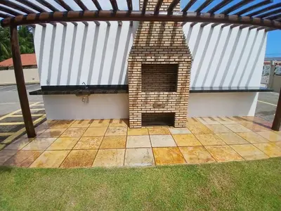 O edifício onde o apartamento está situado