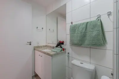 Uma casa de banho em Mirante #608 - Apê com varanda por Carpediem