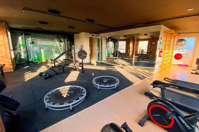O centro de fitness e/ou as comodidades de fitness de Mirante #608 - Apê com varanda por Carpediem