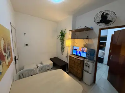 Uma televisão e/ou sistema de entretenimento em Flatmobiliadofortaleza