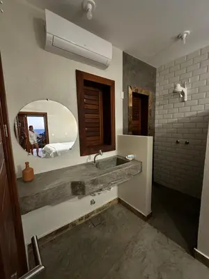 Uma casa de banho em Refúgio prea