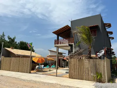 O edifício onde o apartamento está situado