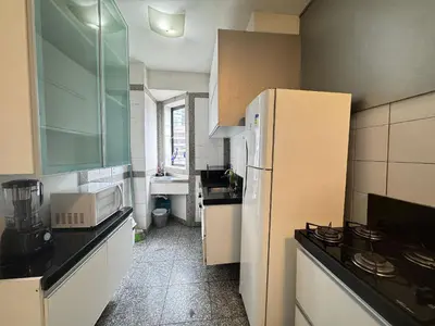 A cozinha ou kitchenette de New Life Meireles Vista Mar by Escala Imoveis