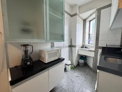 A cozinha ou kitchenette de New Life Meireles Vista Mar by Escala Imoveis
