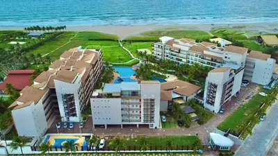 Uma vista do mar geral ou uma vista do mar a partir do apartamento