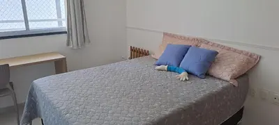 Uma cama ou camas num quarto em Apartamento inteiro próximo à praia de Iracema