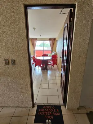 A planta de Apartamento na Praia do Futuro a 100m da Praia Mobiliado