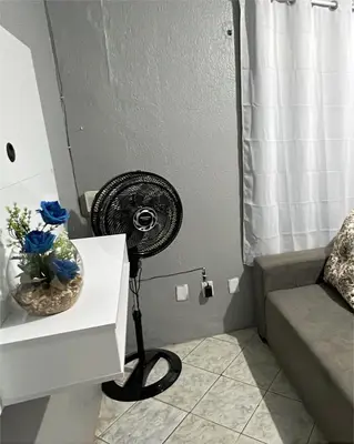Uma área de estar em Apartamento completo com GARAGEM!Casa Taíba!
