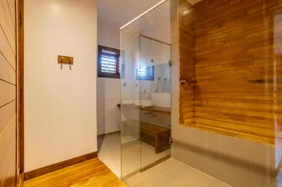 Uma casa de banho em Villa Shamsa - Grupo Messina