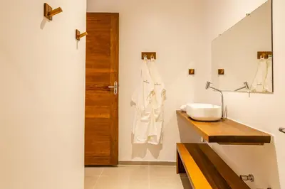 Uma casa de banho em Villa Swabrina - Grupo Messina