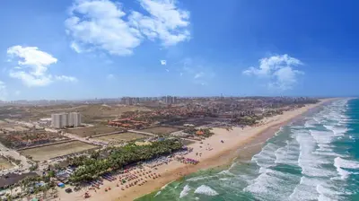 Uma vista do mar geral ou uma vista do mar a partir do apartamento