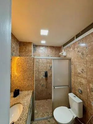 Uma casa de banho em Beira Mar - Apartamento COM VISTA e SEM VISTA MAR