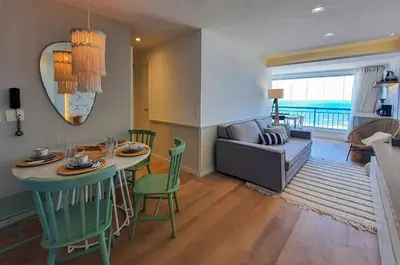 Uma área de estar em Luxo e Elegância com a melhor vista Praia Futuro
