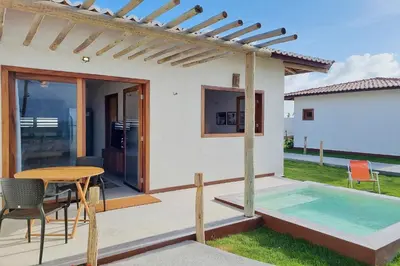 A piscina em ou perto de The Point Bangalô Pé na Areia em Fortim By Carpediem