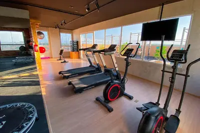 O centro de fitness e/ou as comodidades de fitness de Mirante #307 - Espaço e estilo por Carpediem