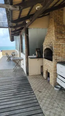 As comodidades para churrasco disponíveis para os clientes deste apartamento