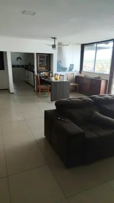 Uma área de estar em Cobertura Praia do Futuro