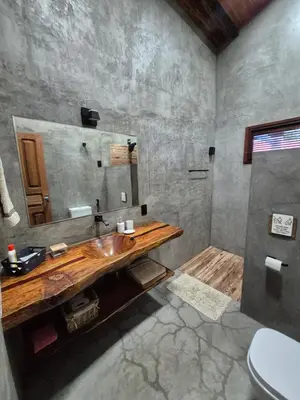 Uma casa de banho em Biruta's Beach House Taíba