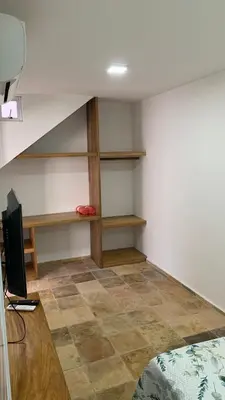 Uma televisão e/ou sistema de entretenimento em Vila solar