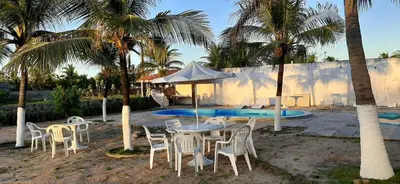 A piscina em ou perto de Grande Casa de Praia na Caponga - Ceará