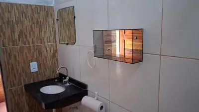 Uma casa de banho em Chalé marlin azul