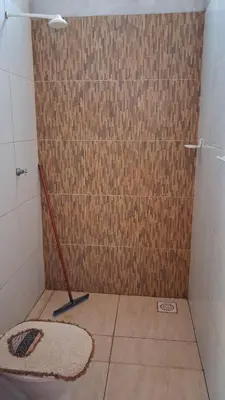 Uma casa de banho em Chalé marlin azul