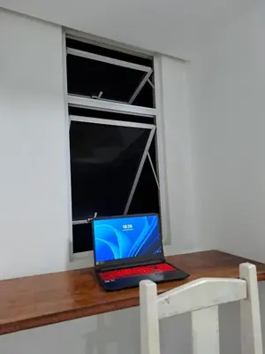 Uma televisão e/ou sistema de entretenimento em Vista Mar Emboaca