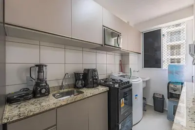 A cozinha ou kitchenette de Mirante #801 - Apê Dois Quartos por Carpediem
