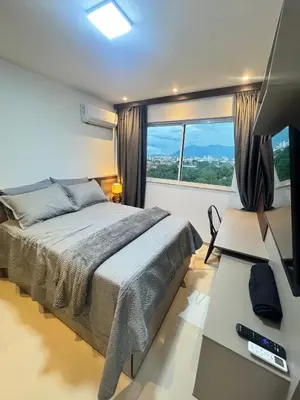 Uma televisão e/ou sistema de entretenimento em Melhor Ap em Sobral de frente ao Shopping
