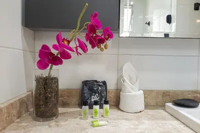 Uma casa de banho em Luxuoso e Moderno Studio One Milenio no Cocó
