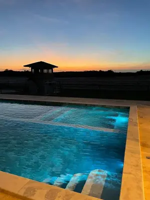 A piscina em ou perto de Clube Mirante do Iguape