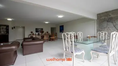 Uma área de estar em Apartamento em Fortaleza a 300m da Praia do Futuro