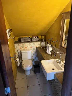 Uma casa de banho em Casa na Serra - Monte Flor