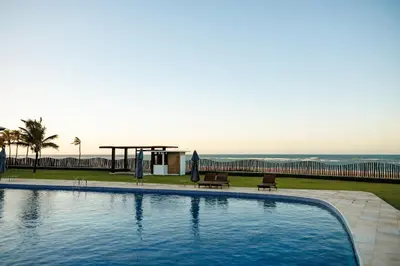 A piscina em ou perto de Bangalô Premium Praia Flecheiras - Trairi CE