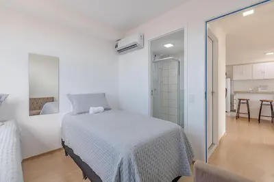 Uma cama ou camas num quarto em Mirante #303 2 Suítes Praia Futuro by Carpediem