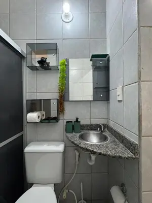 Uma casa de banho em Suite em apartamento compartilhado em Meireles, Fortaleza