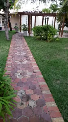 A planta de chega mais chalé vizinho a Praia das Fontes Beberibe
