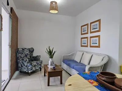 Uma área de estar em Hospedagem para a família perto do mar do Cumbuco